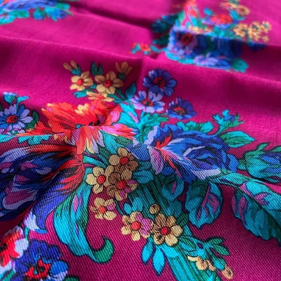 Liz Claiborne Vintage Scarf, 100% Wool, made in Japan - Picture 8 of 11